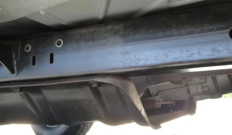
								2004 Jeep Wrangler Sahara full									
