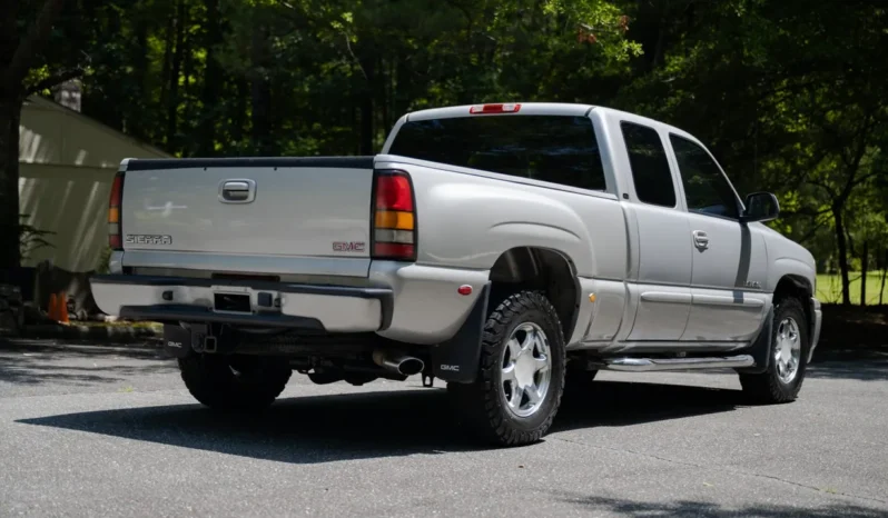 
								2004 GMC Sierra 1500 Denali Extended Cab full									