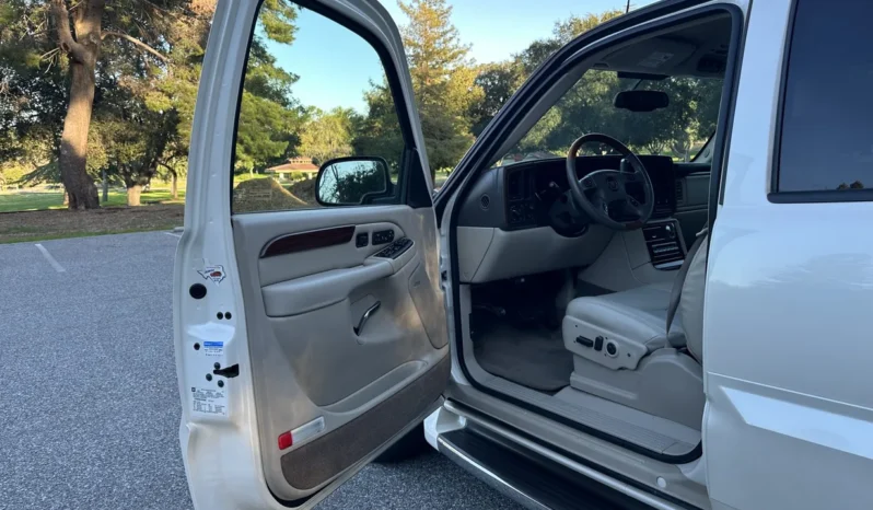 
								2004 Cadillac Escalade GMT800 AWD full									