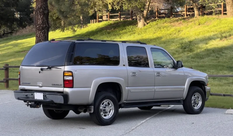
								2004 Chevrolet Suburban 2500 LT 8.1L 4×4 full									