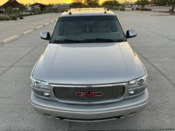
										2004 GMC Yukon Denali 1500 Luxury full									