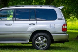 
										2007 Toyota Land Cruiser UZJ100 full									
