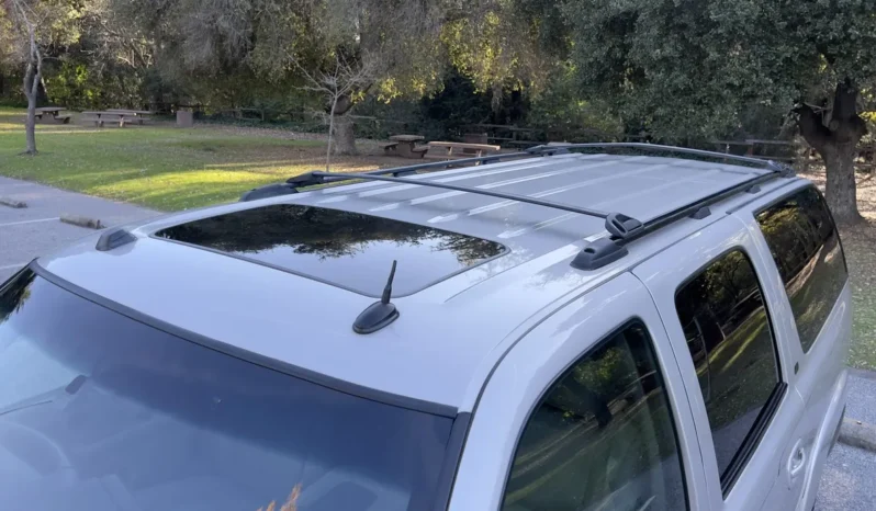 
								2004 Chevrolet Suburban 2500 LT 8.1L 4×4 full									