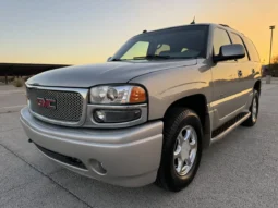 
										2004 GMC Yukon Denali 1500 Luxury full									