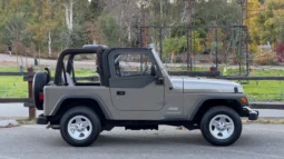 
										2005 Jeep Wrangler SE 6-Speed full									