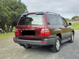 
										2001 Toyota Land Cruiser UZJ100 full									