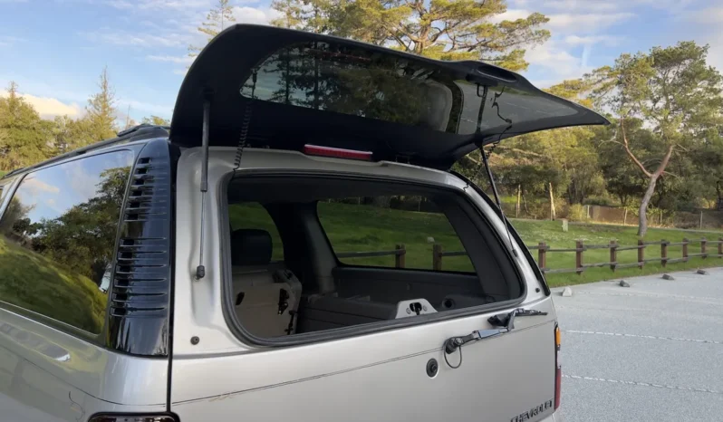 
								2004 Chevrolet Suburban 2500 LT 8.1L 4×4 full									