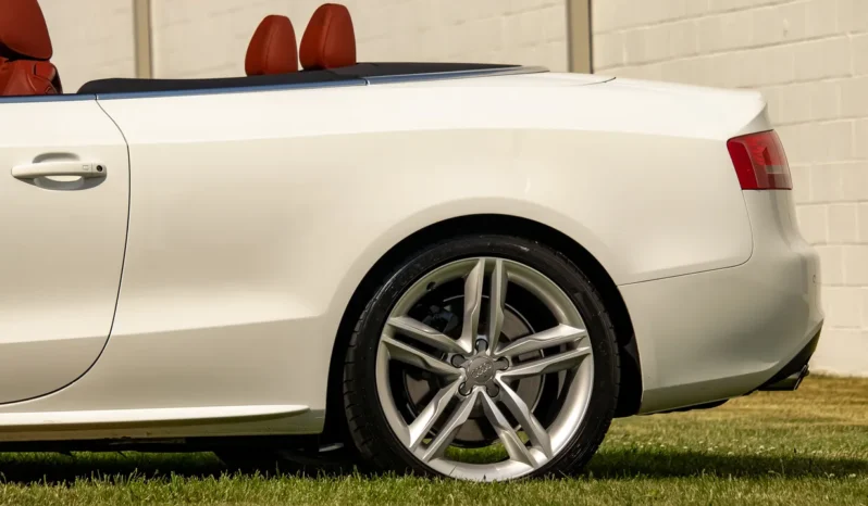 
								2011 Audi S5 Cabriolet Quattro Prestige full									