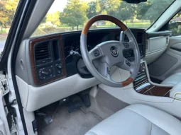 
										2004 Cadillac Escalade GMT800 AWD full									