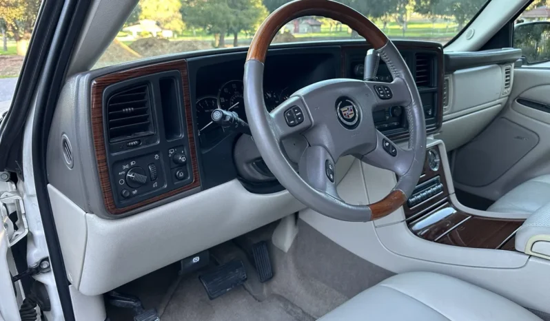 
								2004 Cadillac Escalade GMT800 AWD full									