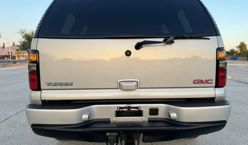 
								2004 GMC Yukon Denali 1500 Luxury full									