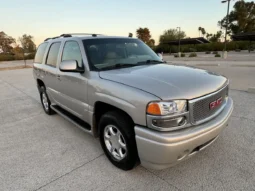
										2004 GMC Yukon Denali 1500 Luxury full									