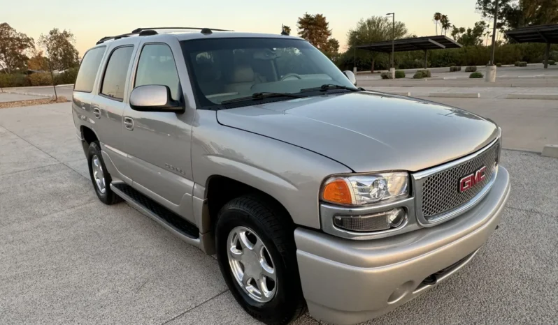 
								2004 GMC Yukon Denali 1500 Luxury full									