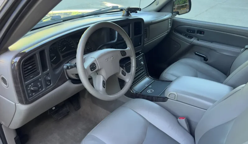 
								2005 GMC Yukon XL Denali GMT800 full									