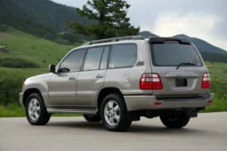
										2003 Toyota Land Cruiser UZJ100 full									