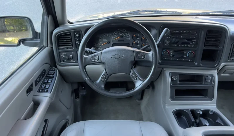 
								2004 Chevrolet Suburban 2500 LT 8.1L 4×4 full									