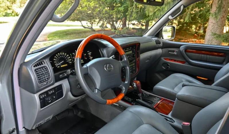
								2001 Lexus LX470 full									