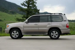 
										2003 Toyota Land Cruiser UZJ100 full									