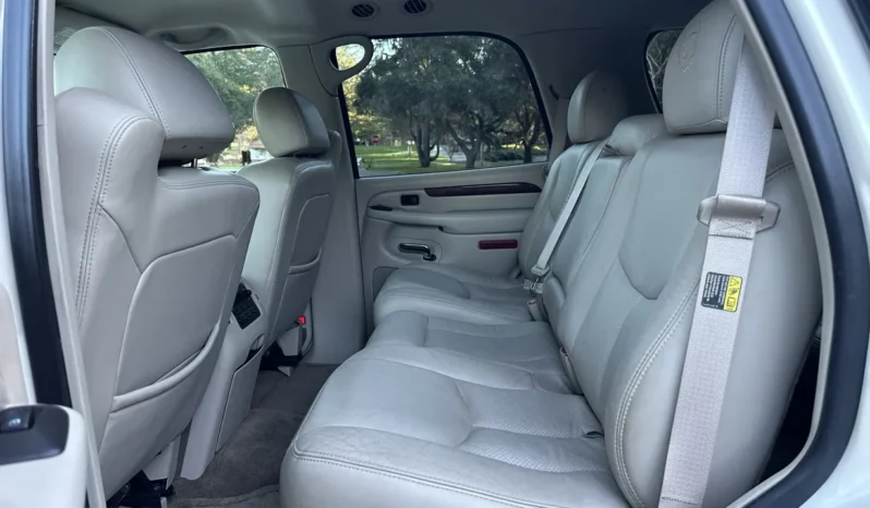 
								2004 Cadillac Escalade GMT800 AWD full									