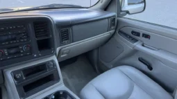 
										2004 Chevrolet Suburban 2500 LT 8.1L 4×4 full									