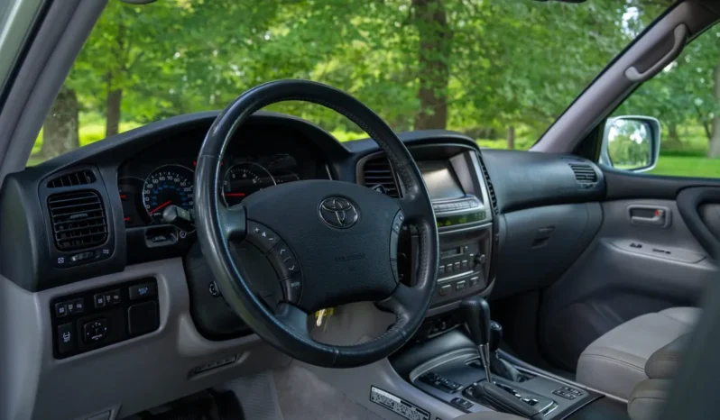 
								2007 Toyota Land Cruiser UZJ100 full									