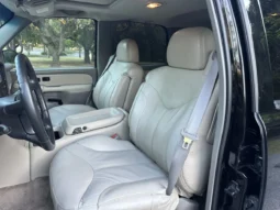 
										2001 GMC Yukon SLT 4×4 full									