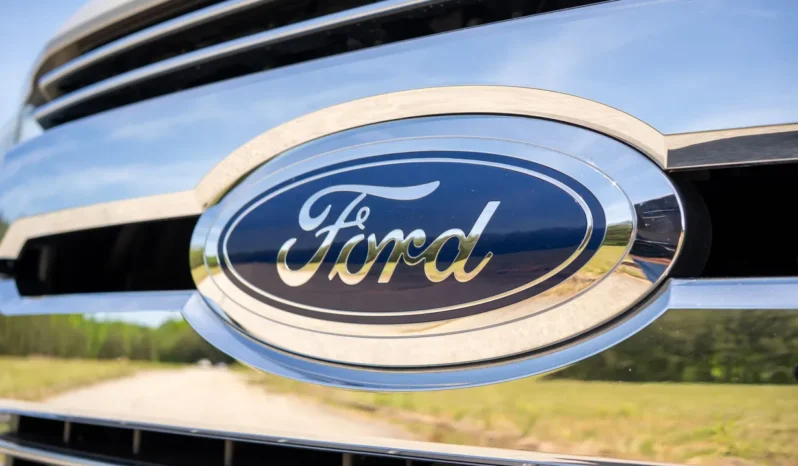 
								2018 Ford F-450 Super Duty Lariat Crew Cab Power Stroke Dually 4×4 Flatbed full									