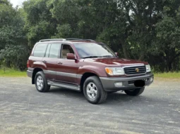 
										2001 Toyota Land Cruiser UZJ100 full									