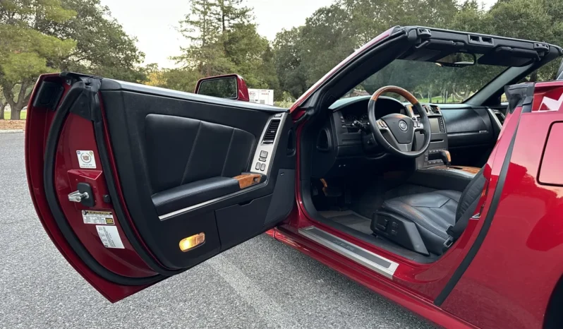 
								2004 Cadillac XLR 4.6-Liter Northstar V8 full									