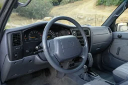 
										1999 Toyota Tacoma SR5 XtraCab V6 4×4 full									