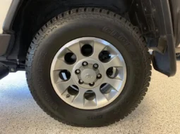 
										2012 Toyota FJ Cruiser full									
