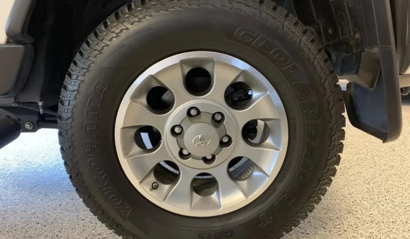 
								2012 Toyota FJ Cruiser full									