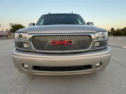 
										2004 GMC Yukon Denali 1500 Luxury full									