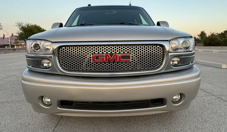 
								2004 GMC Yukon Denali 1500 Luxury full									