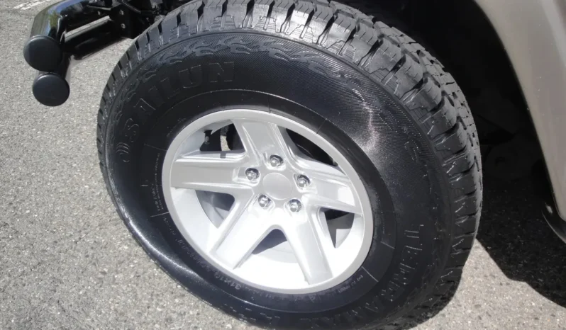 
								2004 Jeep Wrangler Sahara full									