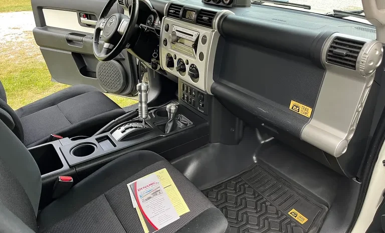 
								2008 Toyota FJ Cruiser Trail Teams Special Edition full									