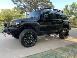 
										2014 Toyota FJ Cruiser full									