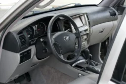 
										2003 Toyota Land Cruiser UZJ100 full									