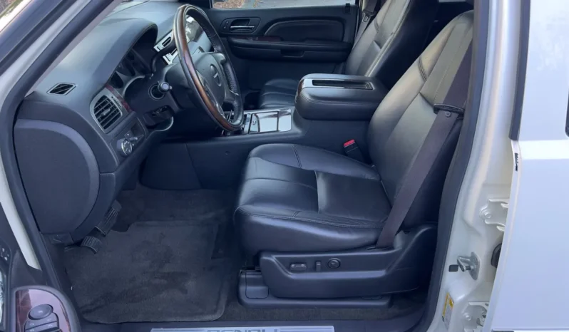 
								2007 GMC Yukon Denali full									