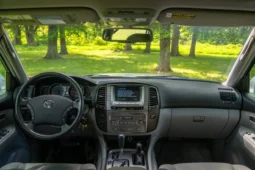 
										2007 Toyota Land Cruiser UZJ100 full									