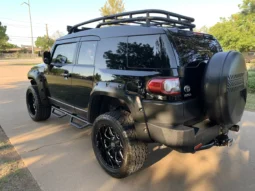 
										2014 Toyota FJ Cruiser full									