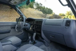
										1999 Toyota Tacoma SR5 XtraCab V6 4×4 full									