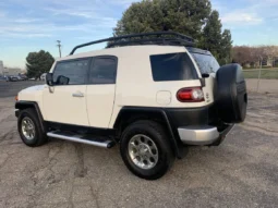 
										2012 Toyota FJ Cruiser full									