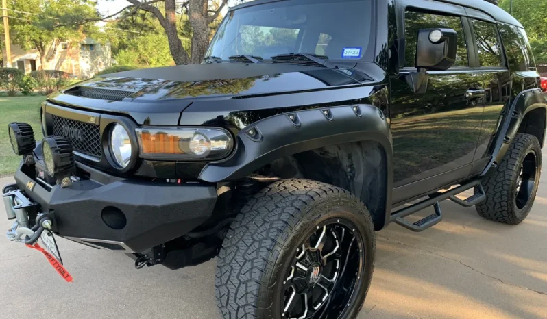 
								2014 Toyota FJ Cruiser full									
