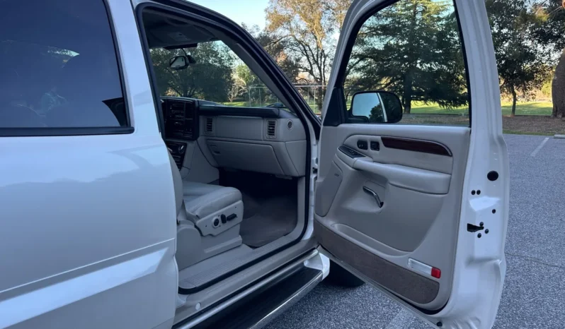 
								2004 Cadillac Escalade GMT800 AWD full									