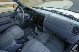 
										1999 Toyota Tacoma SR5 XtraCab V6 4×4 full									
