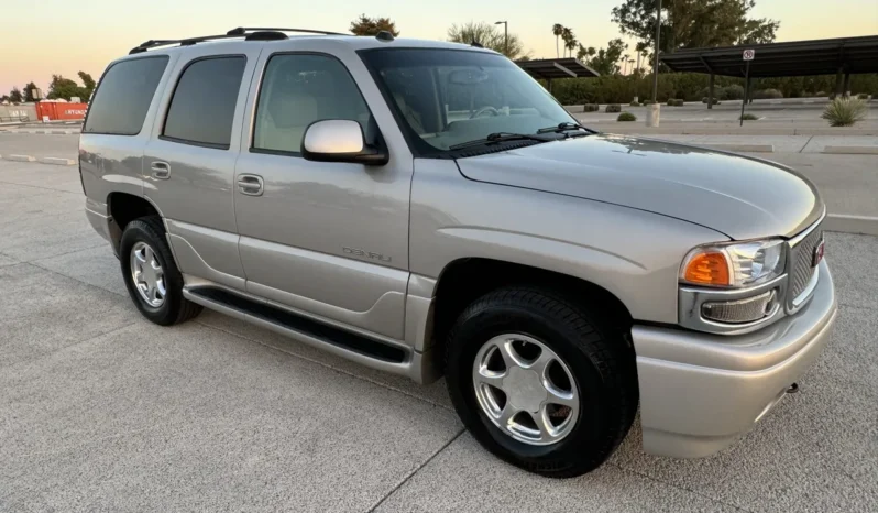 
								2004 GMC Yukon Denali 1500 Luxury full									