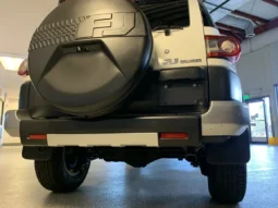 
										2012 Toyota FJ Cruiser full									
