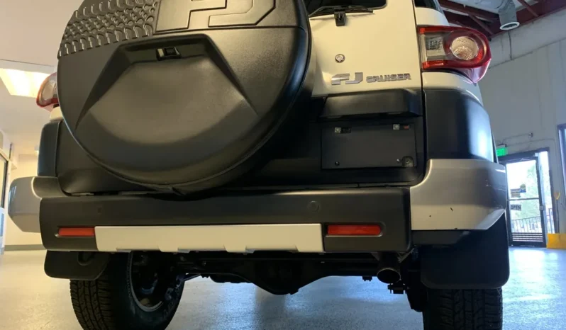 
								2012 Toyota FJ Cruiser full									