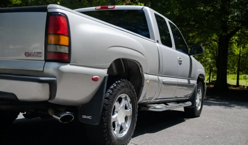 
								2004 GMC Sierra 1500 Denali Extended Cab full									